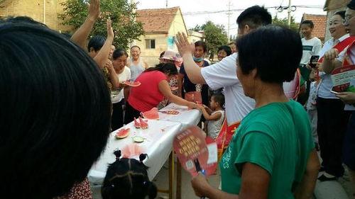 叔叔阿姨吃瓜群众,共赏瓜田乐事