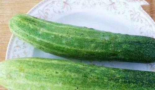 早晨吃大瓜图片,大瓜美食开启元气满满的一天